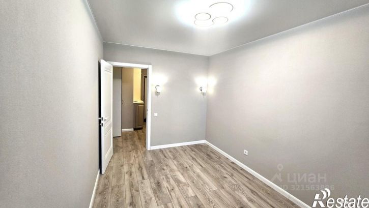 3-комн квартира улица Петрова, 21,  д. 21