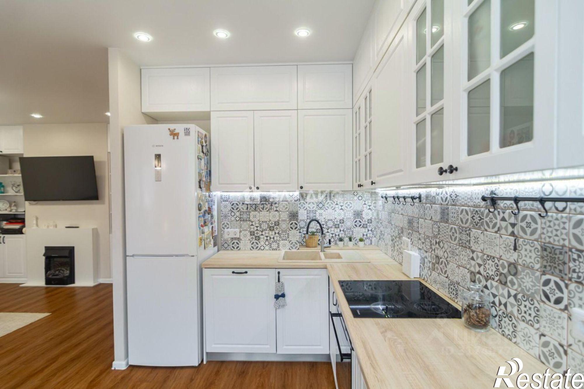 Купить квартиру за 10 200 000 рублей на б-р Интернационалистов, 8