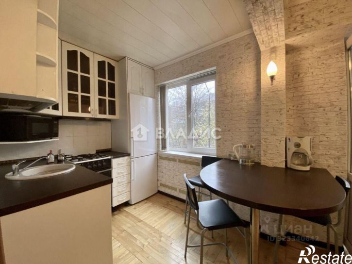 3-комн квартира улица Кутузова, 2,  д. 2