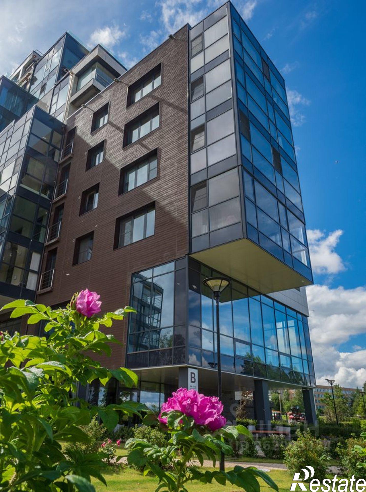 Купить квартиру за 26 611 200 рублей на Озёрный переулок, 2