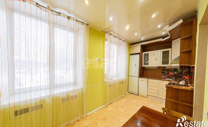 4-комн квартира улица Луначарского, 42,  д. 42