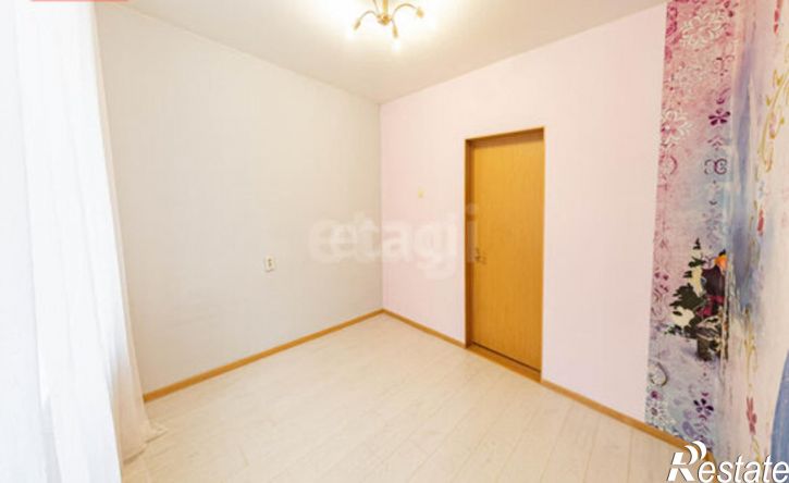 4-комн квартира улица Луначарского, 42,  д. 42