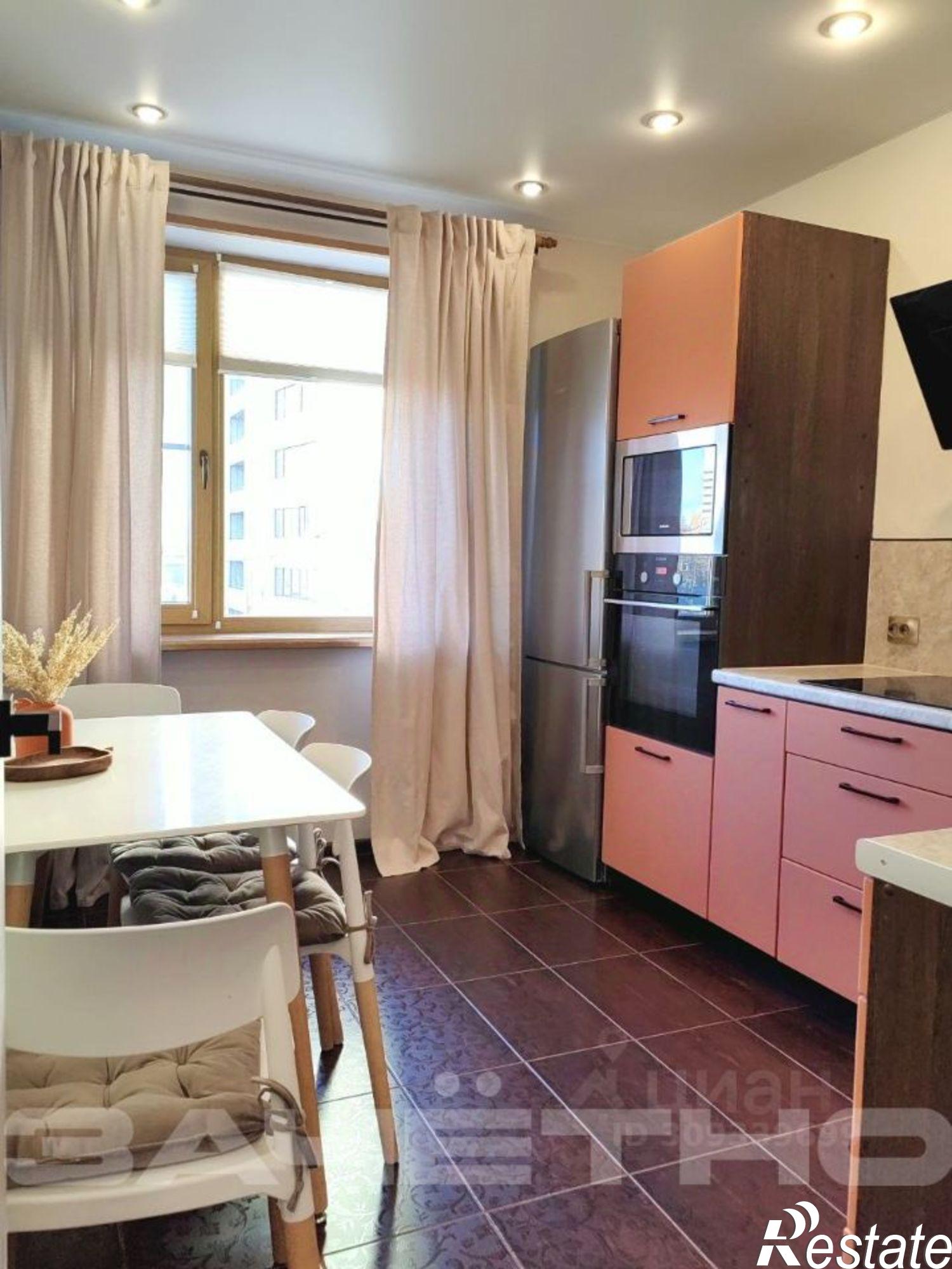 Сдать квартиру за 53 000 рублей на улица Варламова, 31