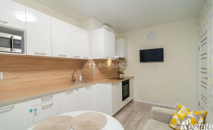 3-комн квартира улица Маршала Толбухина, 8,  д. 8