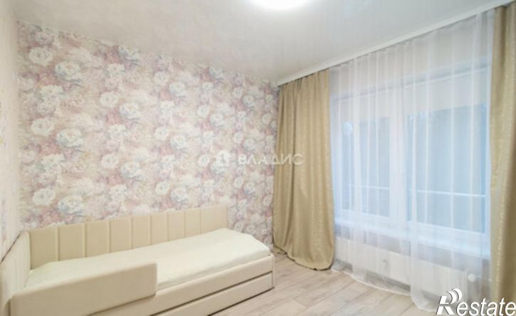 3-комн квартира улица Маршала Толбухина, 8,  д. 8