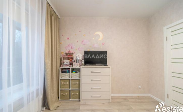 3-комн квартира улица Маршала Толбухина, 8,  д. 8