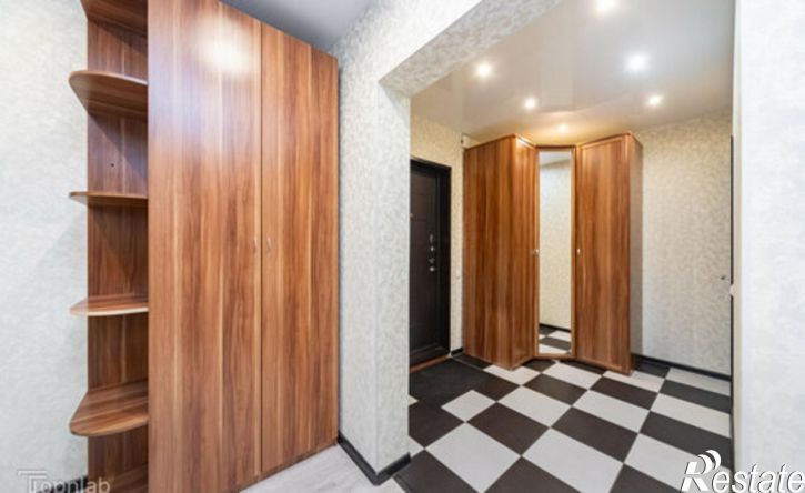 3-комн квартира ул Варламова, 38,  д. 38