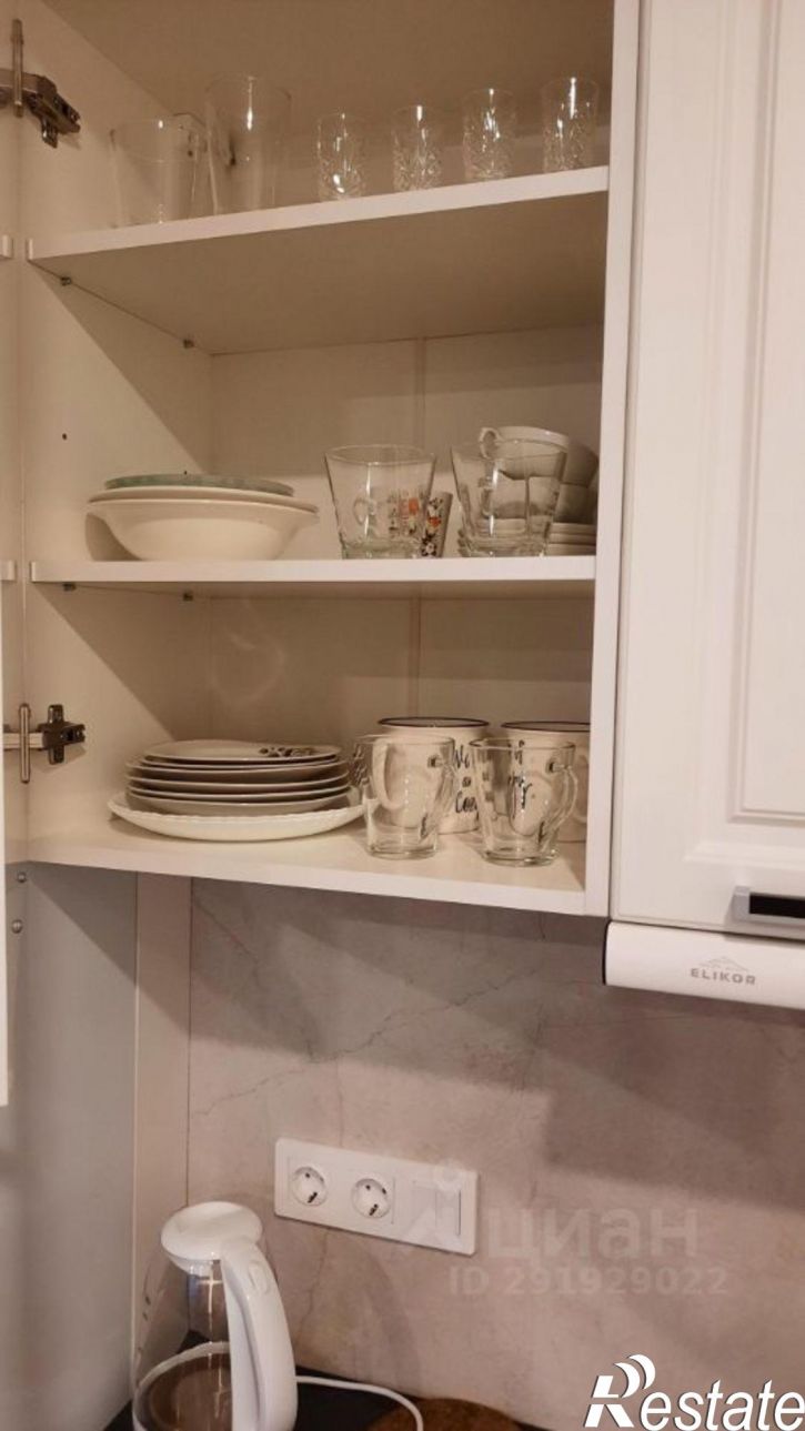 2-комн квартира улица Варламова, 38В,  д. 38В