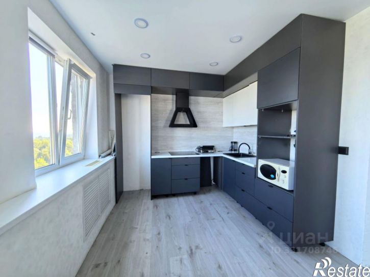 4-комн квартира ул Нойбранденбургская, 10,  д. 10