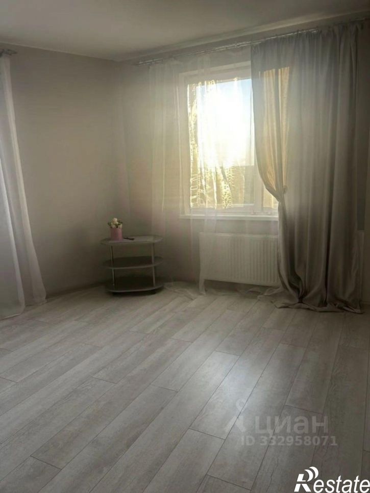 1-комн квартира ул Братьев Озеровых, 10,  д. 10