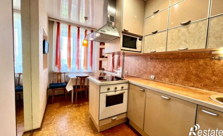 3-комн квартира улица Древлянка, 22 к1,  д. 22 к1