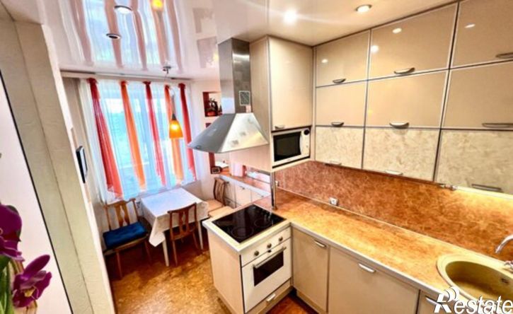 3-комн квартира улица Древлянка, 22 к1,  д. 22 к1