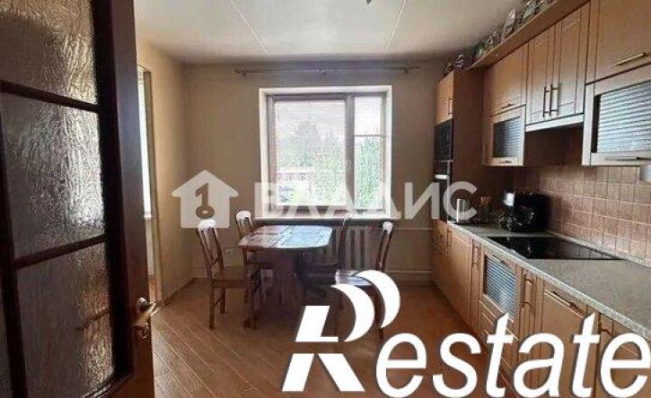 4-комн квартира улица Калинина, 57А,  д. 57А