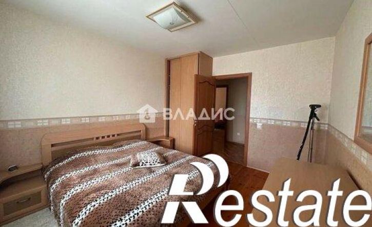4-комн квартира улица Калинина, 57А,  д. 57А