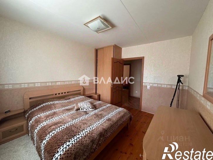 4-комн квартира улица Калинина, 57А,  д. 57А