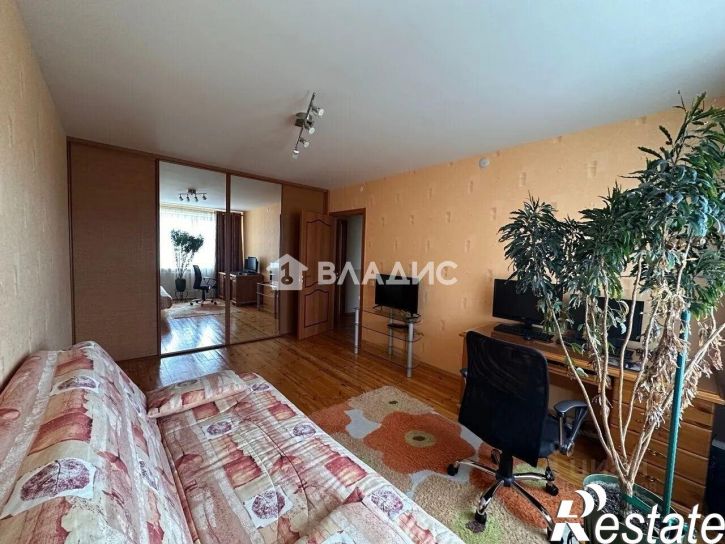 4-комн квартира улица Калинина, 57А,  д. 57А